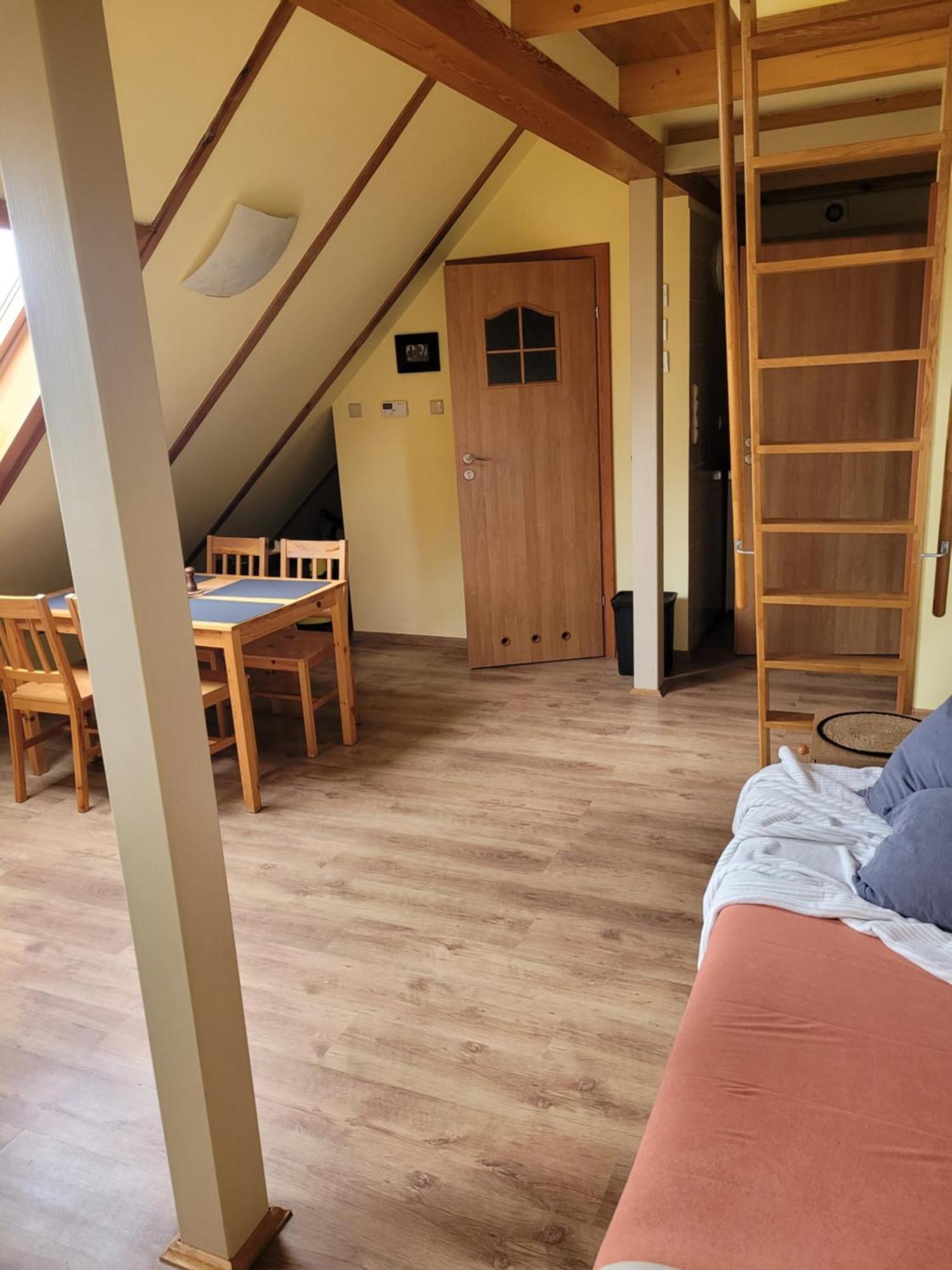 Apartamenty Na Poddaszu Bierdzany المظهر الخارجي الصورة